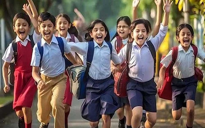 কোন শিক্ষাপ্রতিষ্ঠানে ছুটি কত দিন?